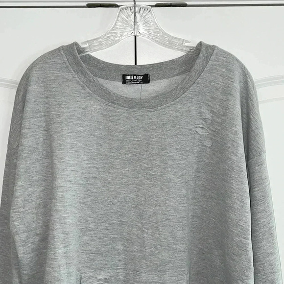 JOLIE & JOY Plus Size Destructed Sweatshirt - Picture 14 of 16